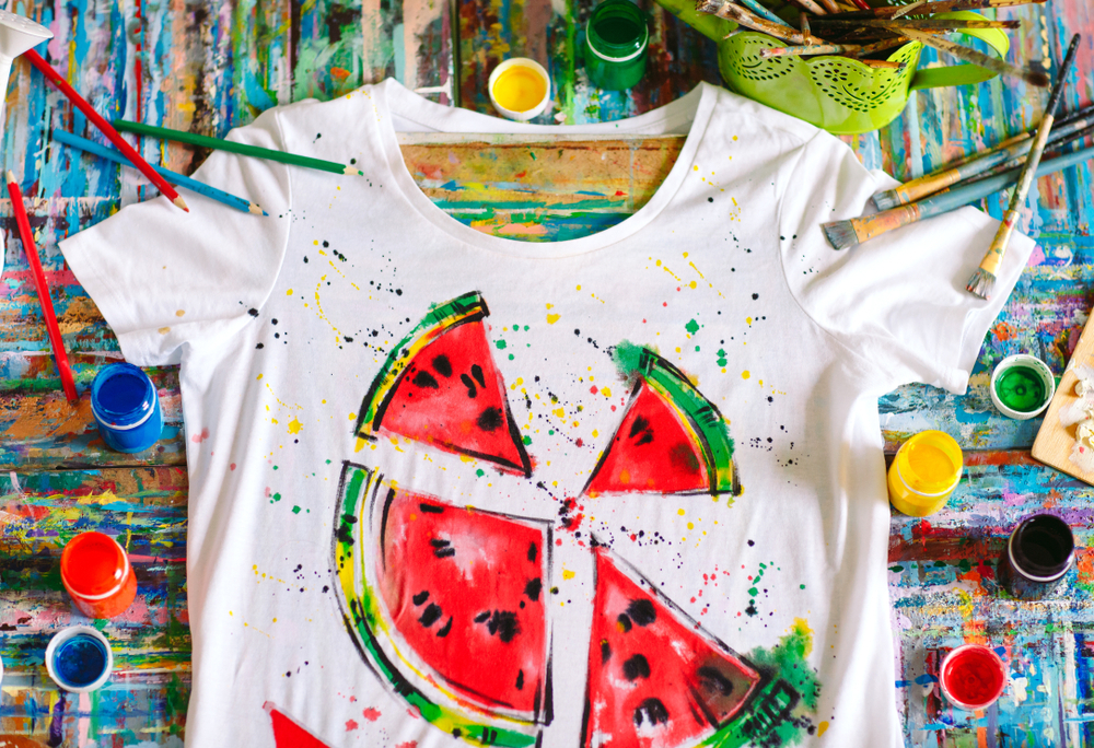 Fabric Painting Tutorial: How to Paint on T-Shirt 